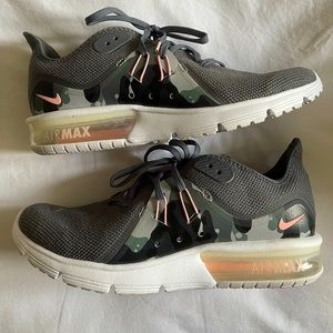 Nike Air Max Sequent 3 Size 9.5